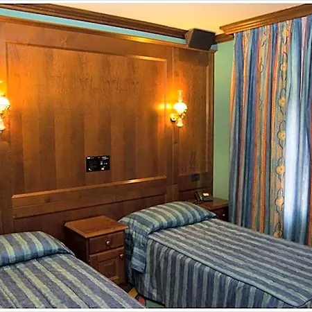 Hotel California 3*